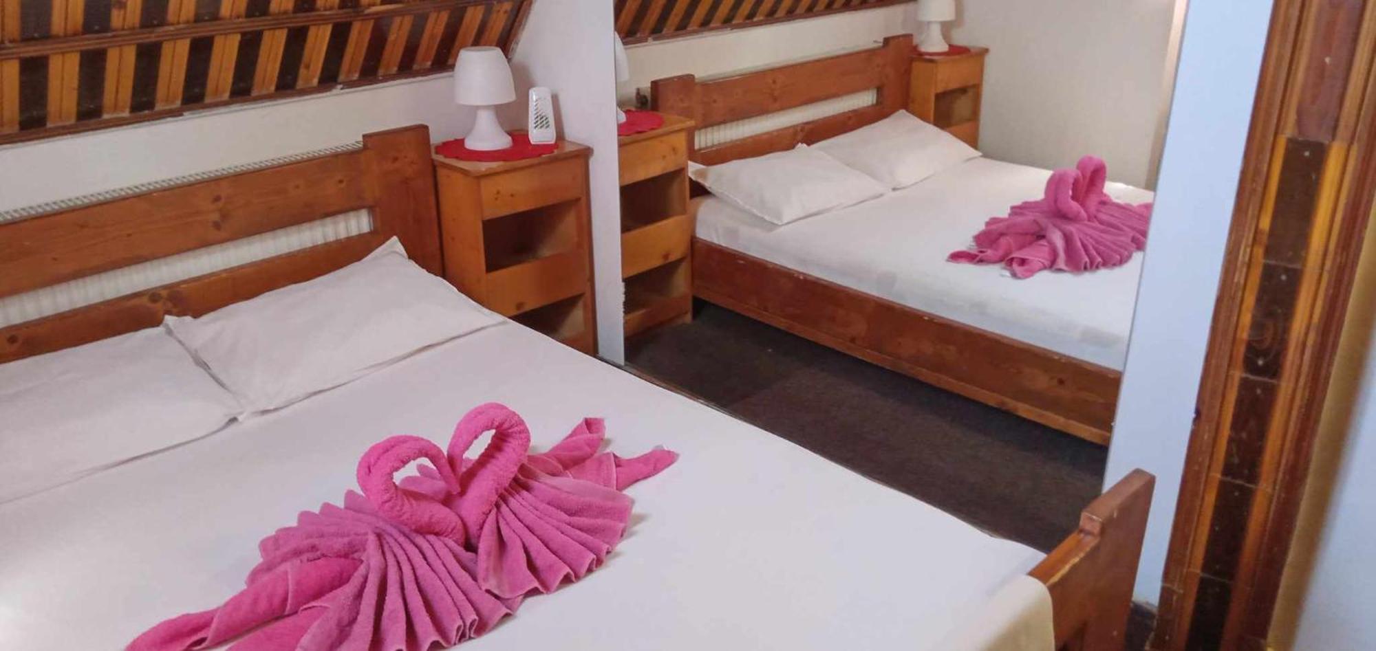 Hostel Intim 95 Ron Bîrlad Kültér fotó