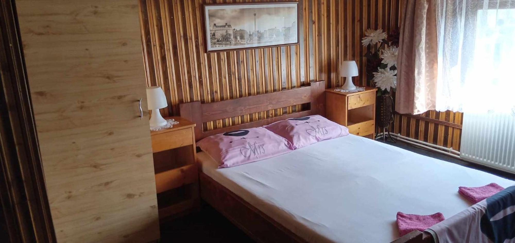 Hostel Intim 95 Ron Bîrlad Kültér fotó